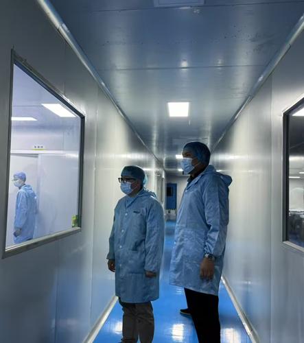 Германиядағы MEDICA көрмесіне қонақтың зауытқа баруы; Еуропалық медициналық нарықтағы жаңа мүмкіндіктерді зерттеу